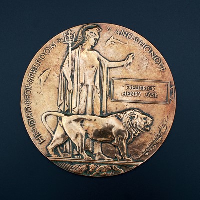 Lot 47 - A WW I bronze memorial plaque, naming...