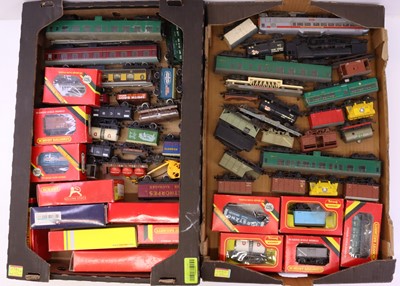 Lot 327 - Two trays containing various, mostly loose, 00...