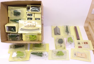 Lot 289 - Two boxes containing various Hatchette...
