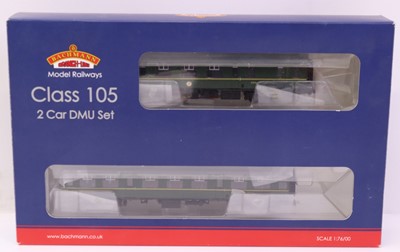 Lot 271 - A Bachmann 00 gauge Class 105 two-car DMU set,...