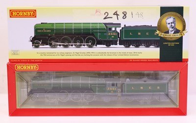 Lot 157 - A Hornby 00 gauge R3440 LNER P2 Class loco in...
