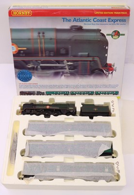 Lot 195 - A Hornby 00 gauge train pack R2194 The...