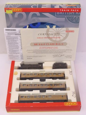 Lot 204 - A Hornby 00 gauge train pack comprising a B12...