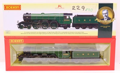 Lot 172 - A Hornby 00 gauge R3439 LNER Class A1 loco in...