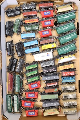 Lot 297 - One tray containing various 00 gauge unboxed...