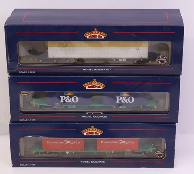 Lot 266 - Three twin packs of Bachmann 00 gauge...