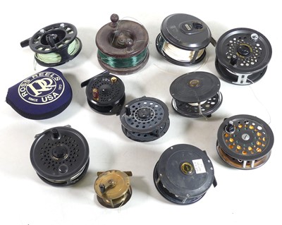 Lot 339 - A collection of centre pin reels to include...