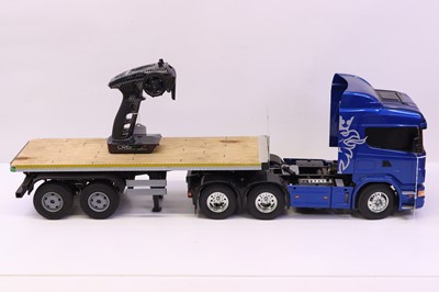 Lot 4 - Tamiya plastic and radio-controlled kit built...