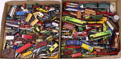 Lot 507 - Two trays containing various mostly 1/76th...