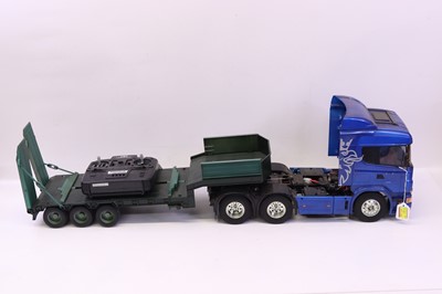 Lot 5 - Tamiya plastic and radio-controlled kit built...