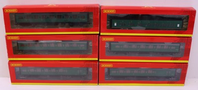 Lot 265 - A rake of six Hornby 00 gauge coaches, to...