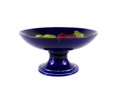 Lot 168 - A Moorcroft Anemone pattern pottery footed...