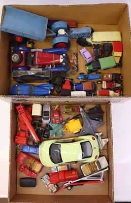 Lot 107 - 2 trays containing vintage and modern loose...