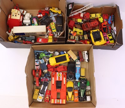 Lot 115 - 3 trays containing loose and playworn modern...