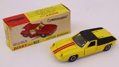 Lot 113 - Dinky Toys Boxed group to include No.218 Lotus...