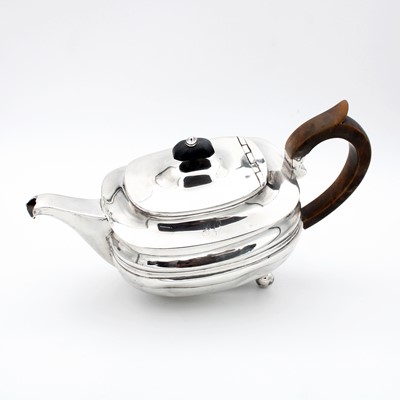 Lot 68 - A Regency silver teapot, of oval bombe form,...