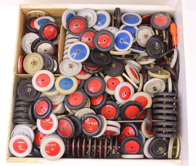 Lot 129 - One tray containing a large quantity of...