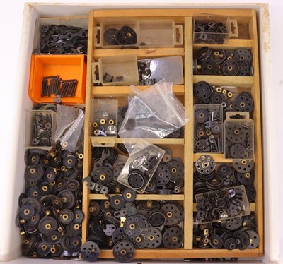 Lot 141 - One tray containing a quantity of mixed mainly...