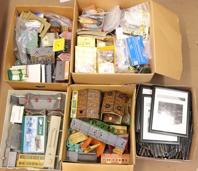 Lot 518 - Five boxes containing various 00 gauge...