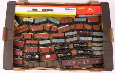 Lot 457 - One tray containing various unboxed 00 gauge...