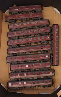 Lot 464 - A collection of various 00 gauge post-2015...