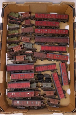 Lot 474 - One tray containing various 00 gauge post 2015...