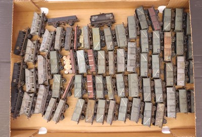 Lot 477 - One tray containing various 00 gauge post 2015...