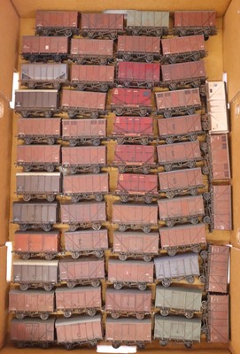 Lot 479 - One tray containing various 00 gauge post 2015...