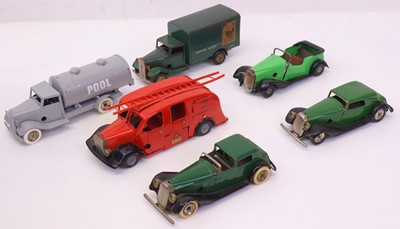 Lot 383 - A Triang Minic tinplate clockwork group of six...