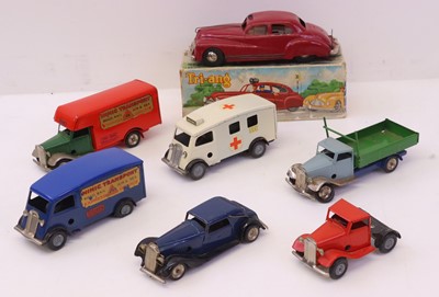 Lot 387 - A Triang Minic tinplate clockwork loose group...
