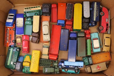 Lot 237 - A tray containing a collection of Dinky Toys...