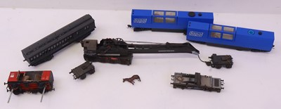 Lot 505 - A small collection of various 00 gauge rolling...