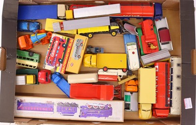 Lot 218 - A tray containing mostly Dinky Toys loose and...