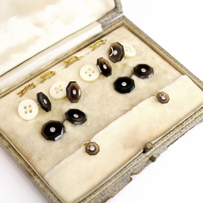Lot 124 - A yellow metal octagonal smoky quartz and...