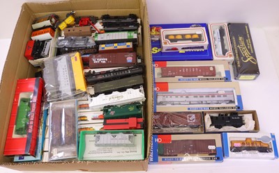 Lot 545 - One large tray of various HO gauge wagons and...