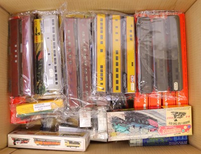 Lot 549 - One large tray containing various HO gauge...