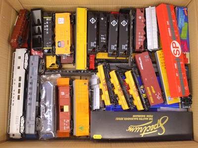 Lot 550 - One tray containing vaious HO gauge wagons and...