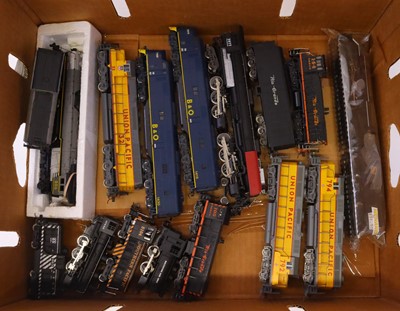 Lot 559 - One tray of unboxed HO gauge locos to include...