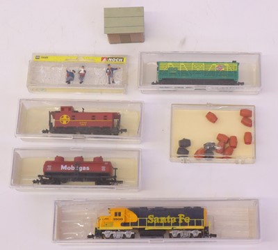 Lot 531 - Small collection of American outline N gauge...