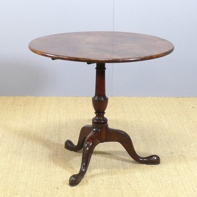 Lot 622 - A George III mahogany circular tilt-top...
