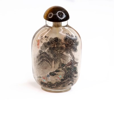 Lot 250 - A 20th century Chinese inside painted snuff...