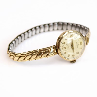 Lot 257 - A Zenith lady's 9ct gold cased manual wind...