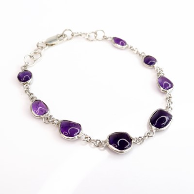 Lot 282 - A contemporary silver and amethyst set...