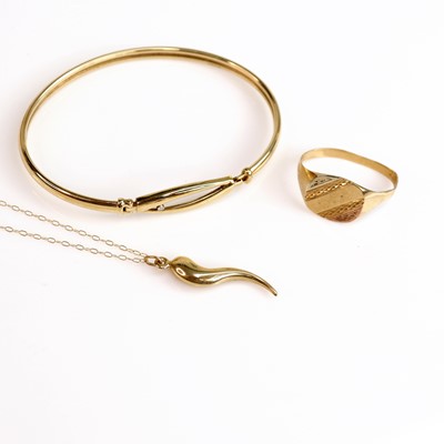 Lot 293 - A modern hollow 9ct gold bangle, 6.5cm;...