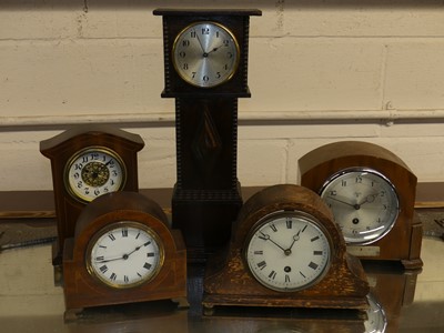 Lot 135 - An early 20th century German walnut cased...