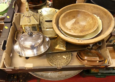 Lot 122 - A collection of items, to include an Art...