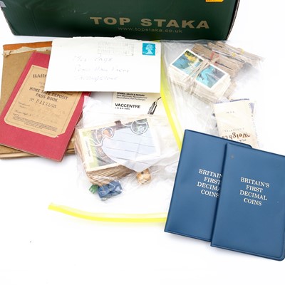 Lot 193 - A collection of British and world coins, to...