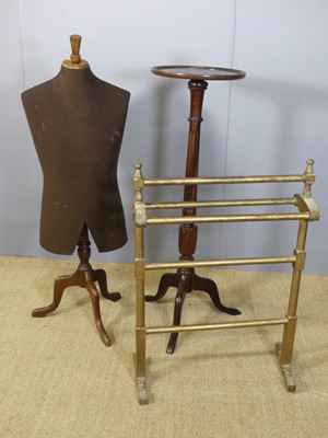 Lot 702 - A mahogany pedestal plant stand with fluted...