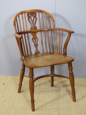 Lot 714 - A 19th century yew splatback Windsor chair,...