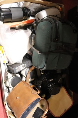Lot 129 - A collection of cameras and related equipment,...
